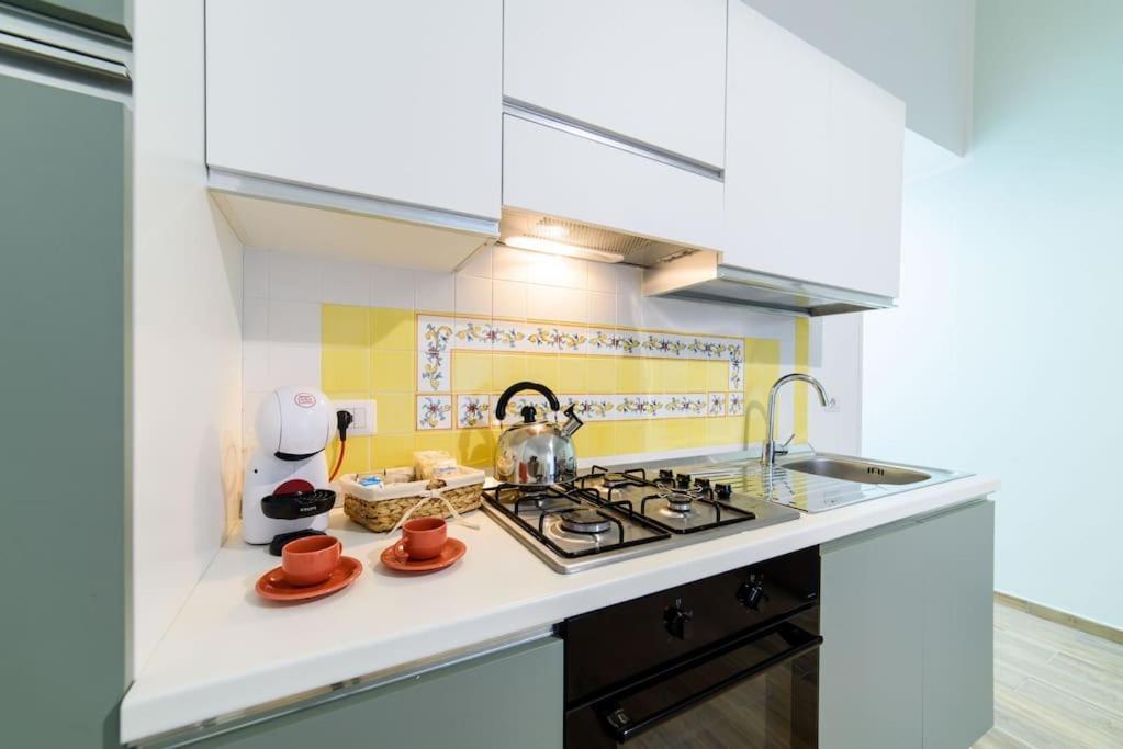 Stazione Treni - Wi-Fi & Netflix Cozy Space Apartment Salerno Ngoại thất bức ảnh
