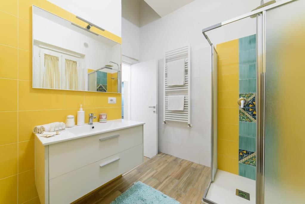 Stazione Treni - Wi-Fi & Netflix Cozy Space Apartment Salerno Ngoại thất bức ảnh