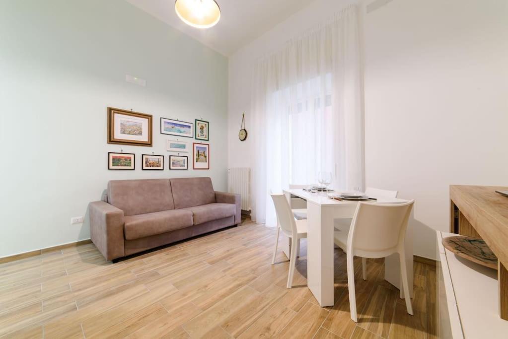 Stazione Treni - Wi-Fi & Netflix Cozy Space Apartment Salerno Ngoại thất bức ảnh