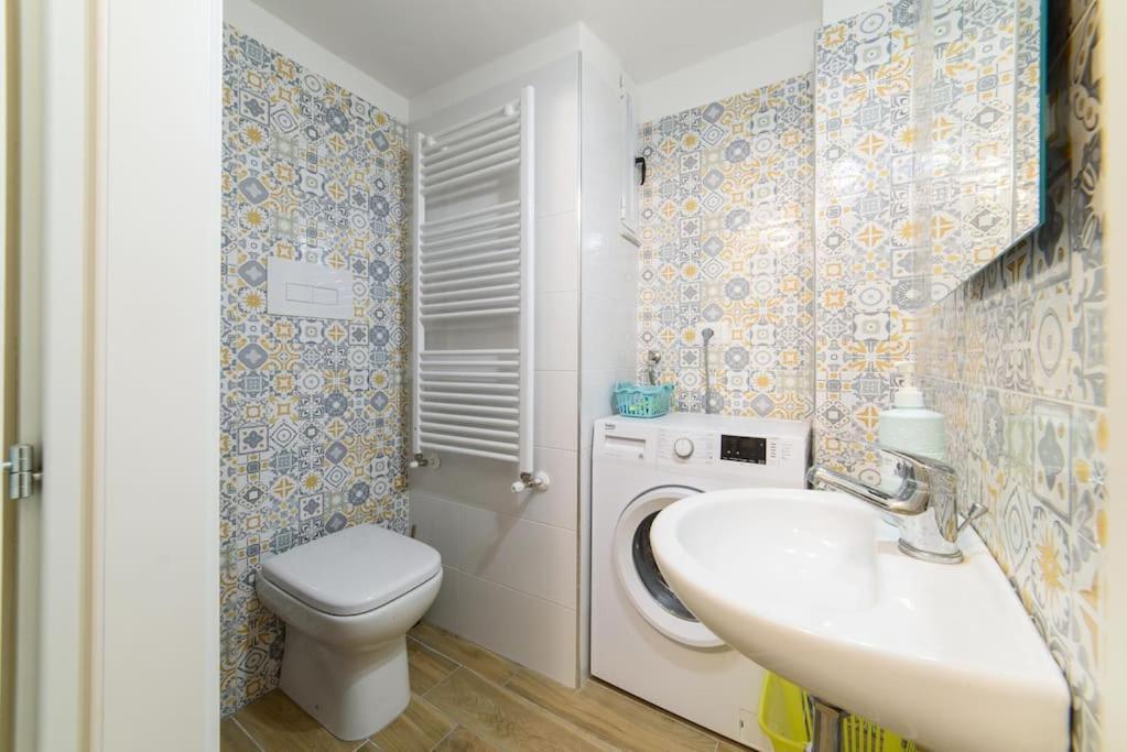Stazione Treni - Wi-Fi & Netflix Cozy Space Apartment Salerno Ngoại thất bức ảnh