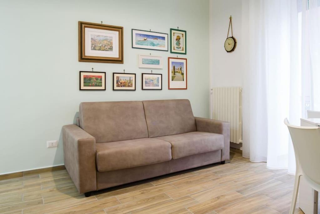Stazione Treni - Wi-Fi & Netflix Cozy Space Apartment Salerno Ngoại thất bức ảnh