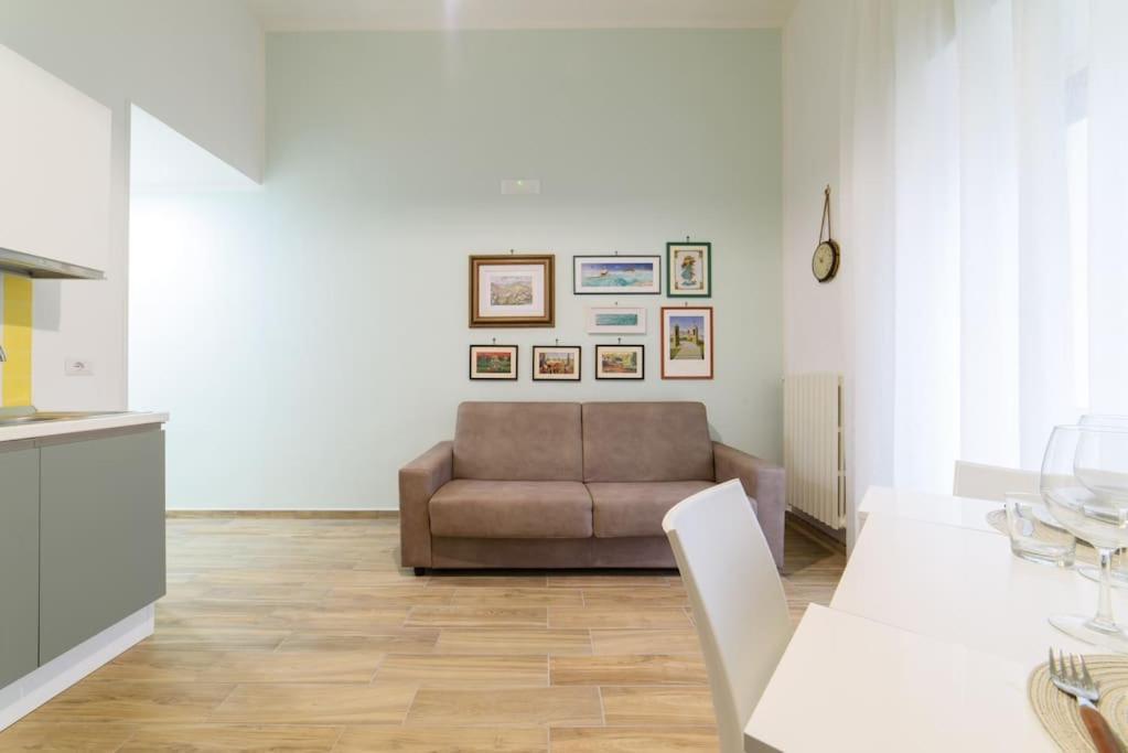 Stazione Treni - Wi-Fi & Netflix Cozy Space Apartment Salerno Ngoại thất bức ảnh