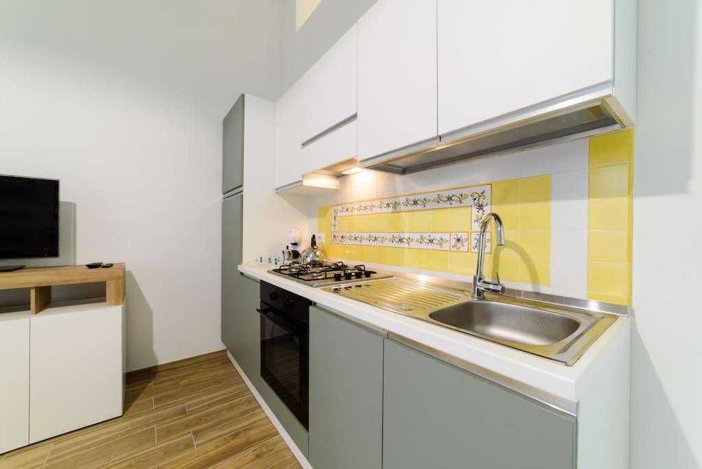 Stazione Treni - Wi-Fi & Netflix Cozy Space Apartment Salerno Ngoại thất bức ảnh